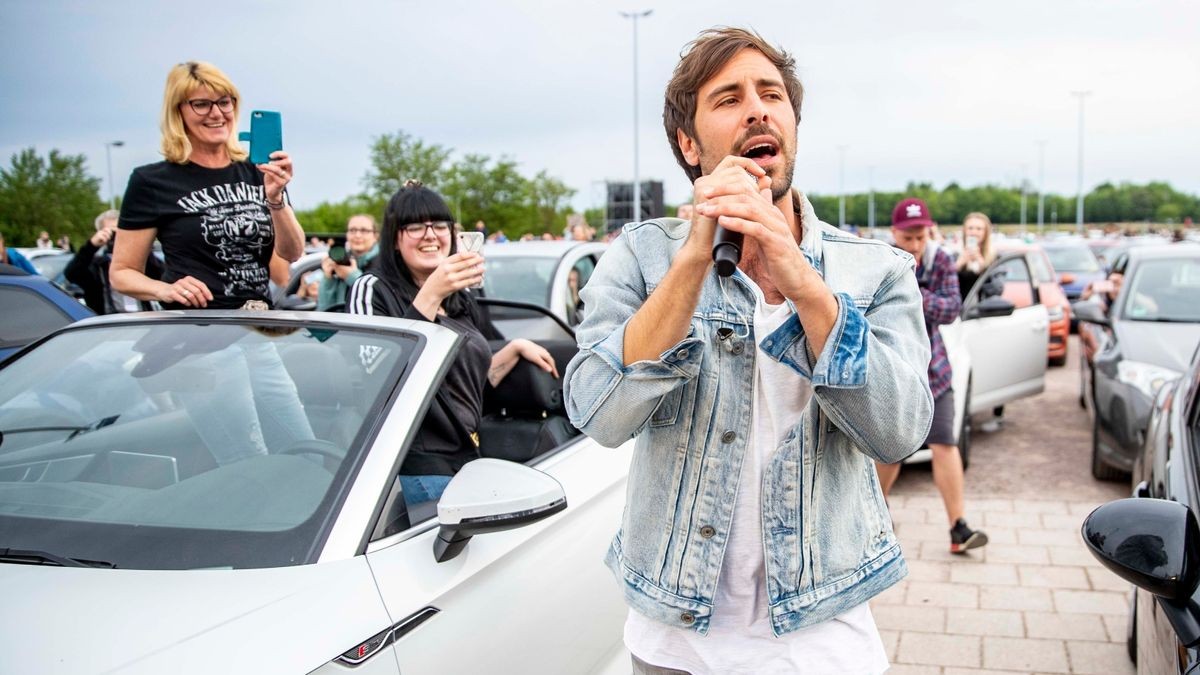 Ein ausverkauftes Autokonzert gab Max Giesinger am Freitagabend auf der Messe Erfurt.