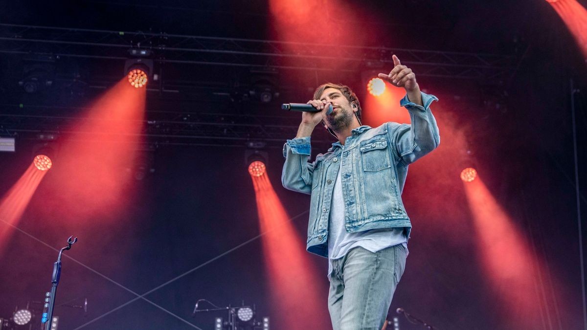 Ein ausverkauftes Autokonzert gab Max Giesinger am Freitagabend auf der Messe Erfurt.