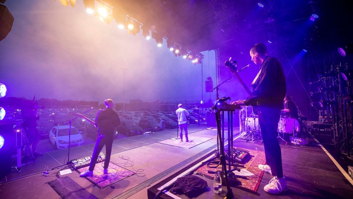 Ein ausverkauftes Autokonzert gab Max Giesinger am Freitagabend auf der Messe Erfurt.