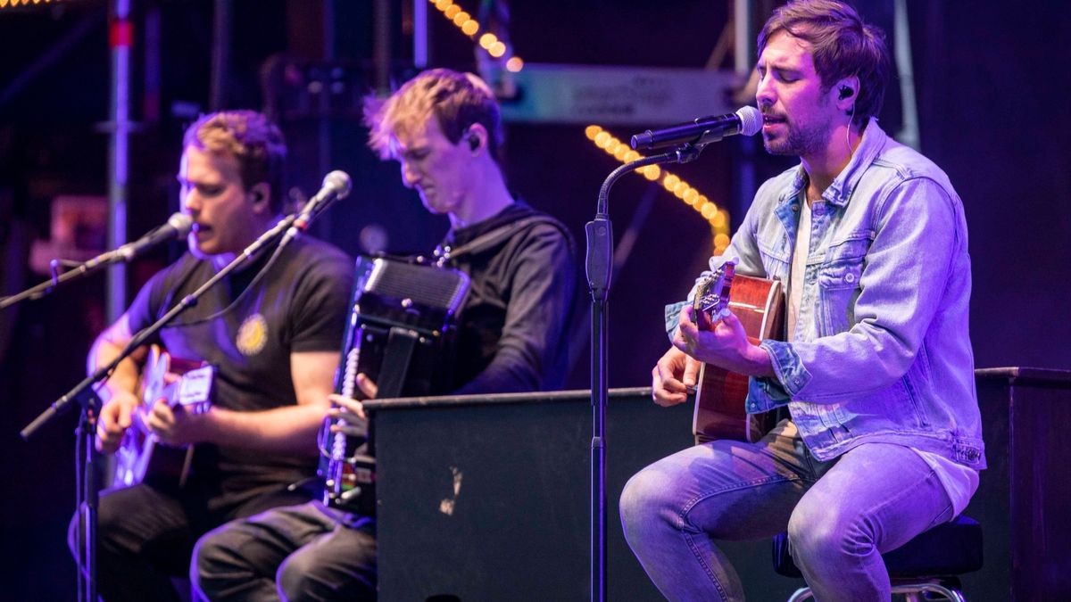 Ein ausverkauftes Autokonzert gab Max Giesinger am Freitagabend auf der Messe Erfurt.