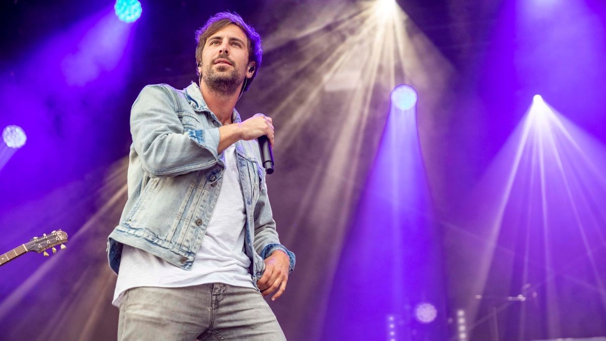 Ein ausverkauftes Autokonzert gab Max Giesinger am Freitagabend auf der Messe Erfurt.