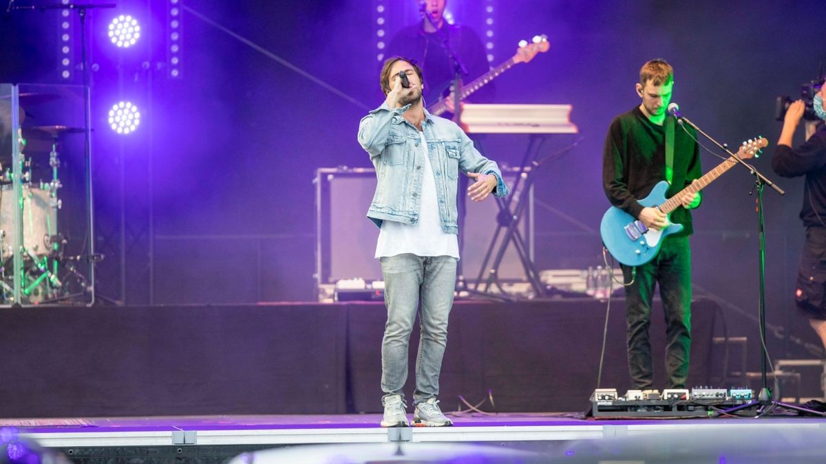 Ein ausverkauftes Autokonzert gab Max Giesinger am Freitagabend auf der Messe Erfurt.