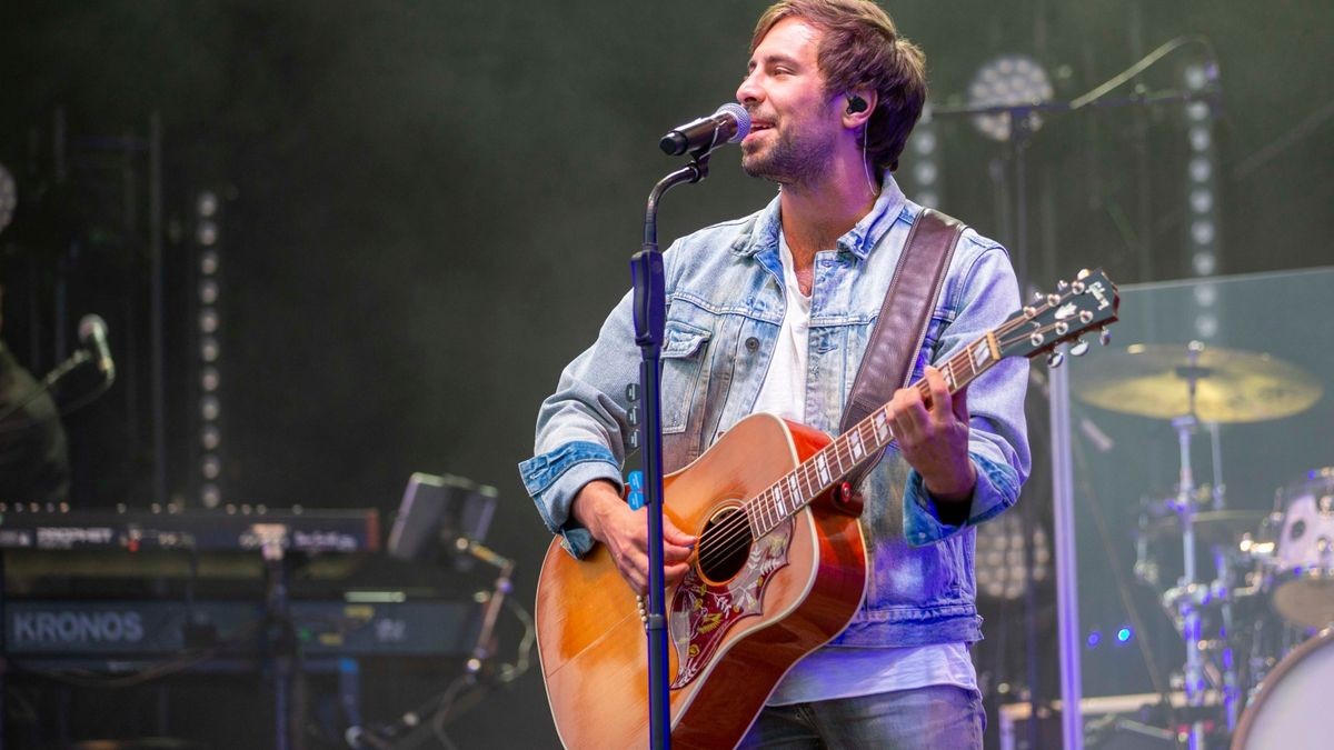 Ein ausverkauftes Autokonzert gab Max Giesinger am Freitagabend auf der Messe Erfurt.