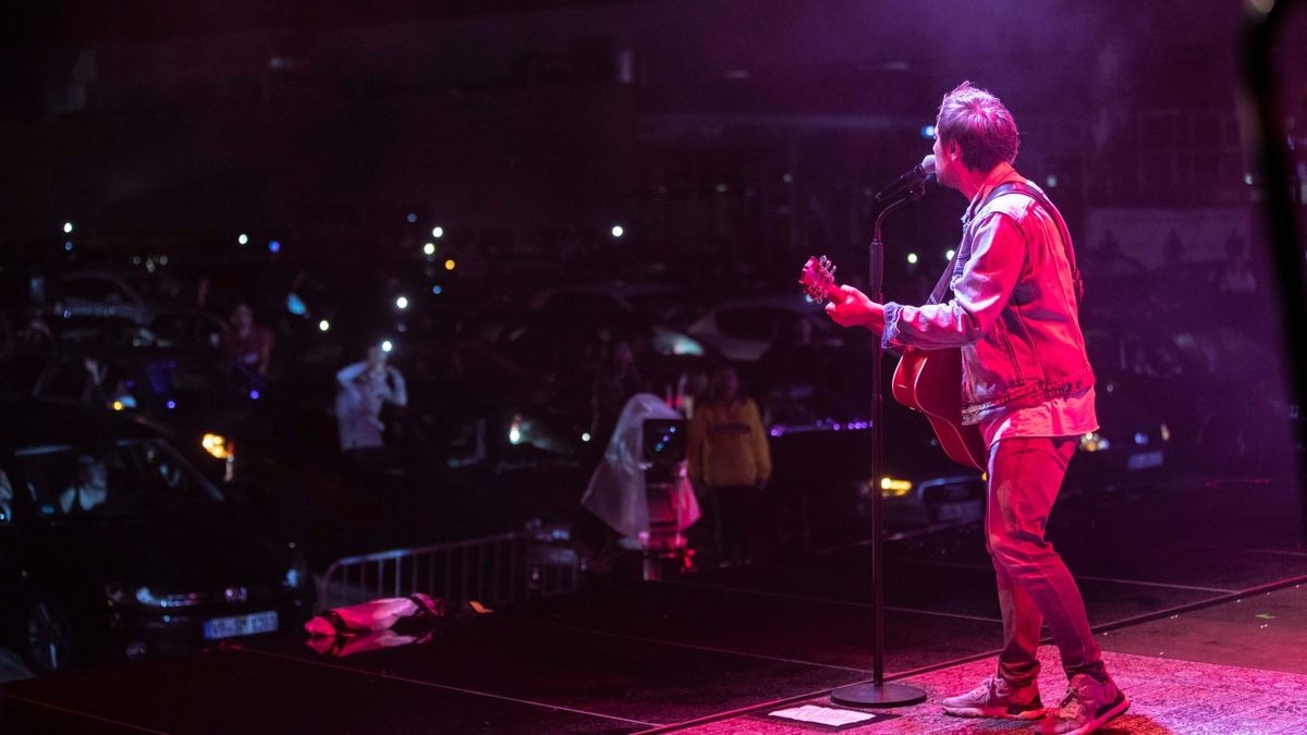 Ein ausverkauftes Autokonzert gab Max Giesinger am Freitagabend auf der Messe Erfurt.