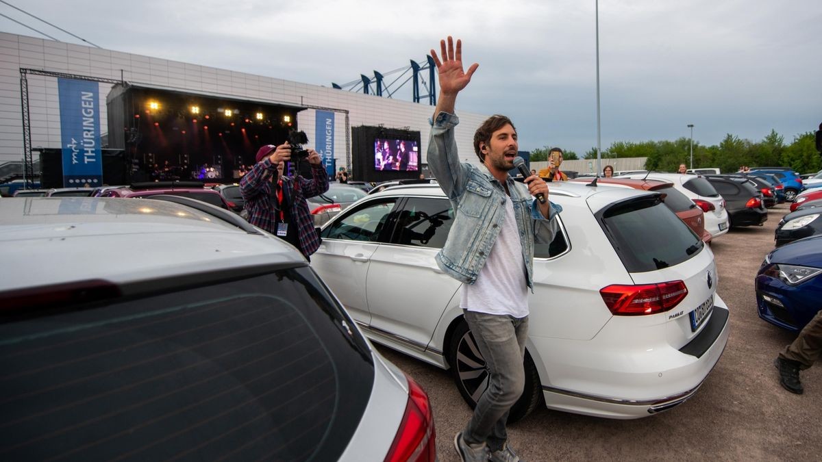 Ein ausverkauftes Autokonzert gab Max Giesinger am Freitagabend auf der Messe Erfurt.