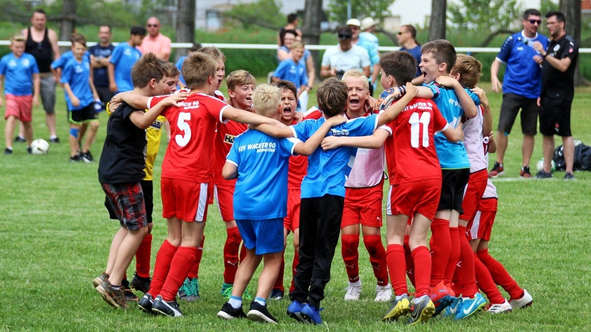 Wacker 90 Nordhausen (hier beim Pokalsieg 2019 der E-Junioren) verfügt über die größte Fußballabteilung in Nordthüringen.