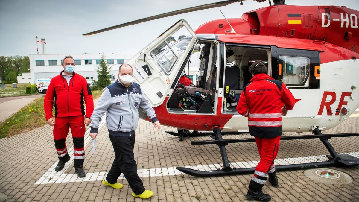 Vincent Darroman (Mitte) und eine Mitpatientin wurden bereits Ende April zurück in ihre Heimat geflogen.