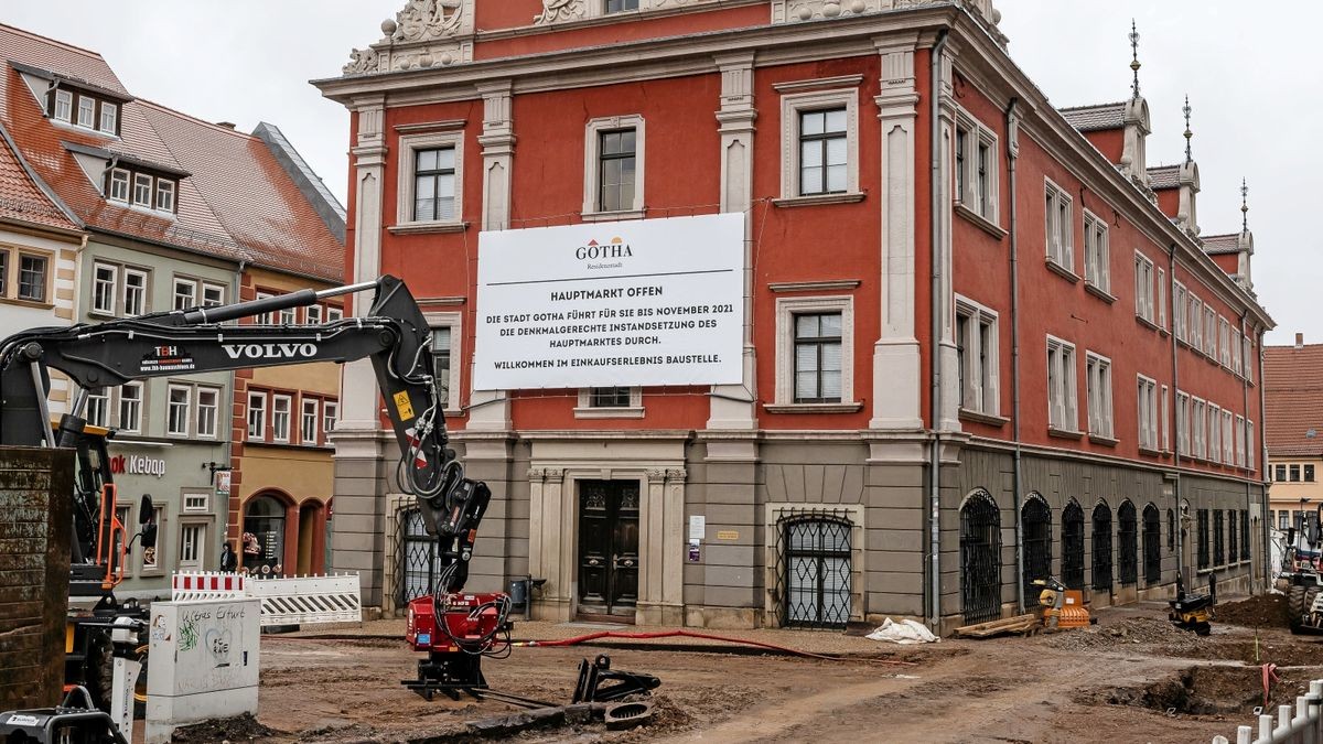 Auch wenn die Geschäfte am Hauptmarkt wieder geöffnet sind, mussten doch Handel und Gastronomie extreme Einbußen hinnehmen.