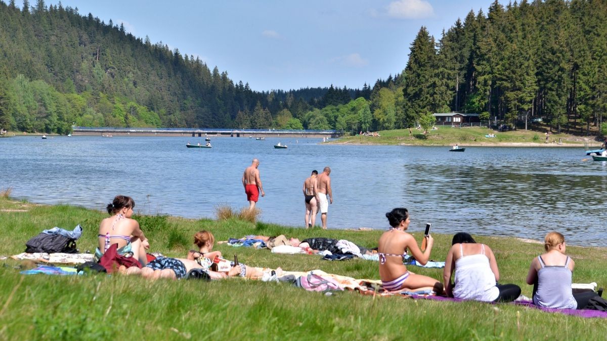 Der Lütsche-Stausee liegt bei Frankenhain und ist die zweitgrößte Wasserfläche des Ilmkreises. Er ist nicht natürlichen Ursprungs.