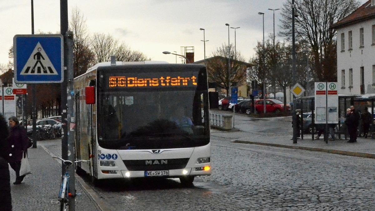 In einem Weimarer Stadtbus wurde einer Frau die Mitfahrt verweigert, weil sie coronabedingt keine gültige Thoska-Karte vorzeigen konnte.