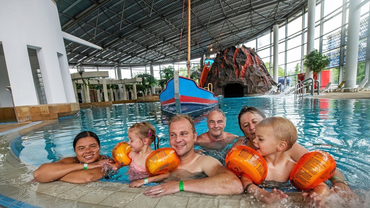 Familie Scharnagel aus Bindlach (Franken) in der Avenida-Therme am Stausee Hohenfelden.