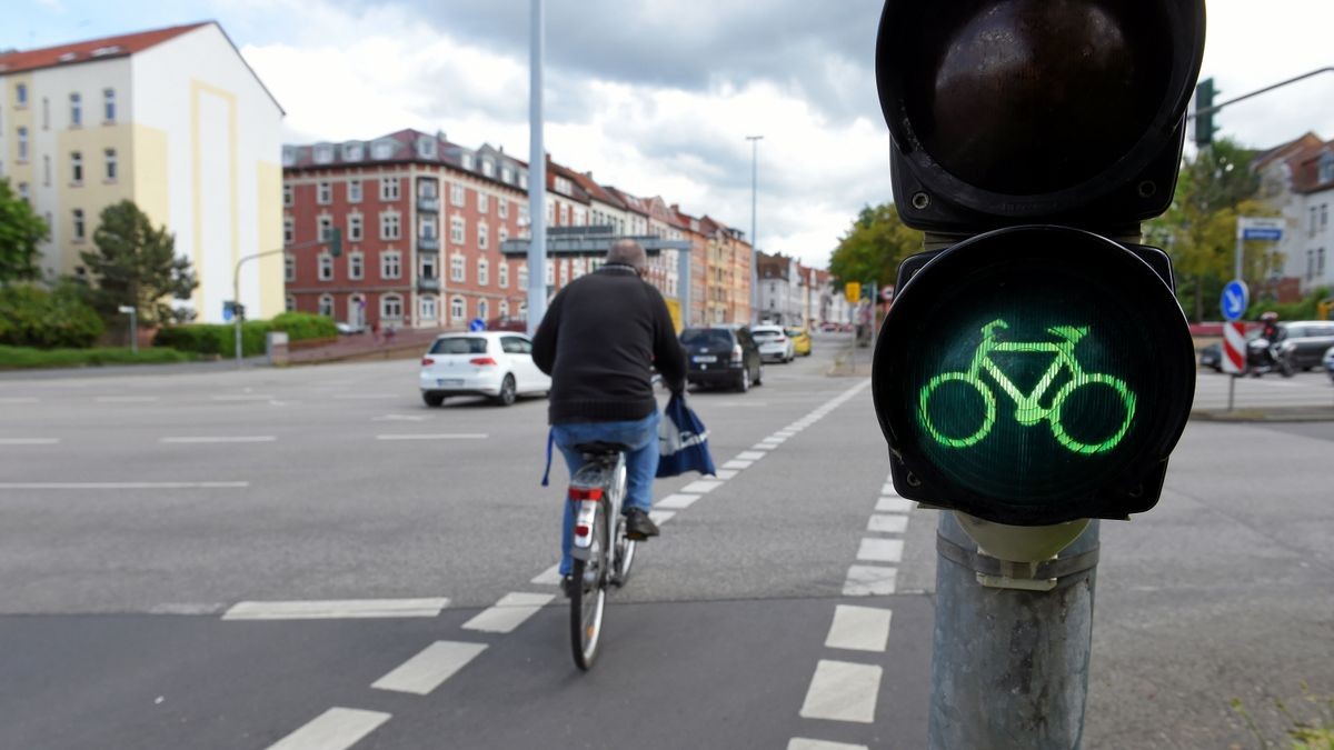 Vor allem für Radfahrer war der Schmidtstedter Knoten in Erfurt eher schwierig zu überqueren. (Archivfoto)