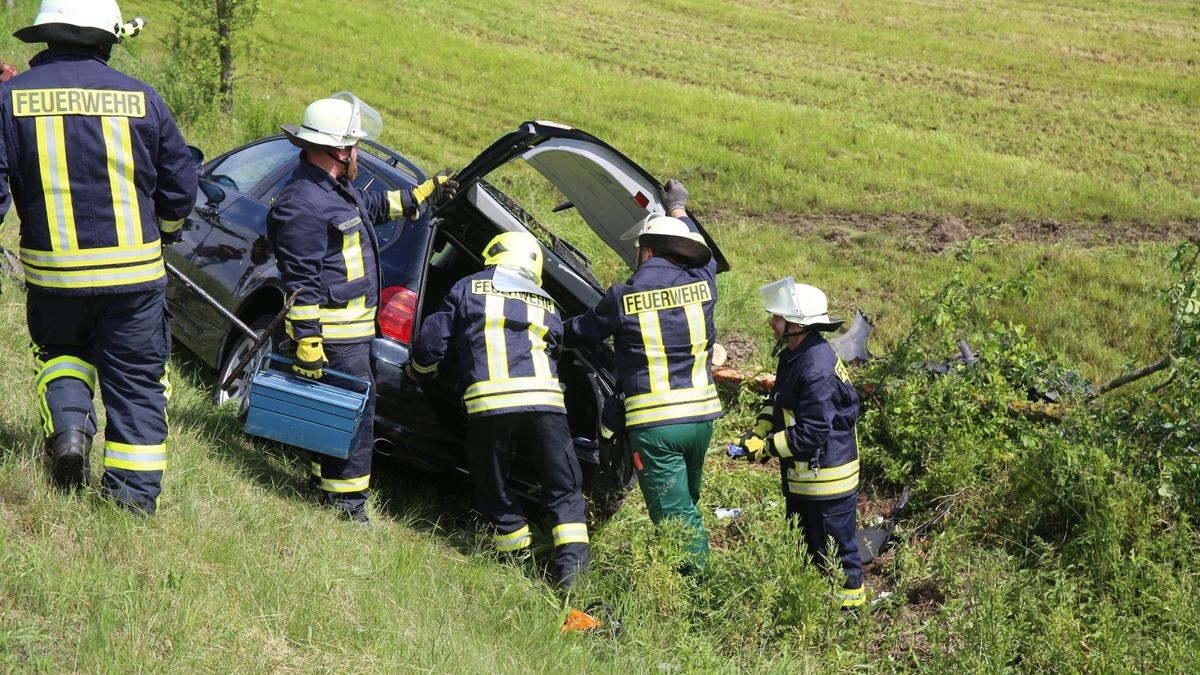 Auf der Ortsumgehungsstraße zwischen Pörmitz und Dittersdorf im Saale-Orla-Kreis kam es am Donnerstag zu einem schweren Verkehrsunfall.