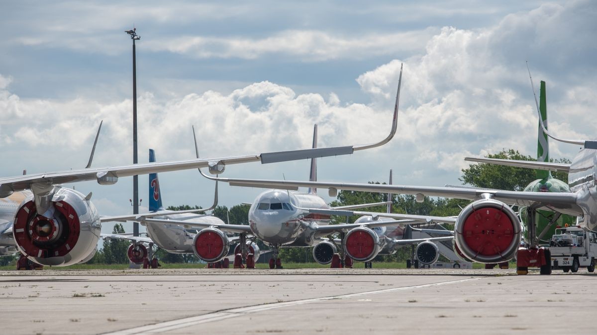 Mit der Aufhebung der Reisewarnung startete am Donnerstag der touristische Flugverkehr vom Flughafen Erfurt-Weimar mit einem Flug der Corendon Airlines nach Rhodos.