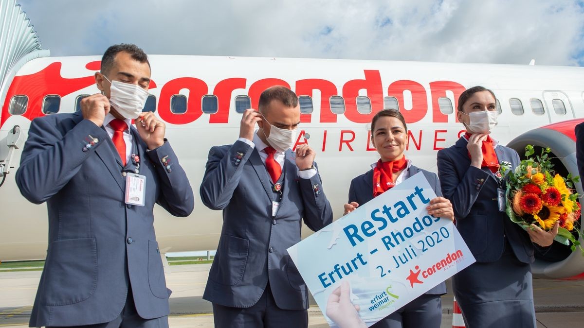 Mit der Aufhebung der Reisewarnung startete am Donnerstag der touristische Flugverkehr vom Flughafen Erfurt-Weimar mit einem Flug der Corendon Airlines nach Rhodos.