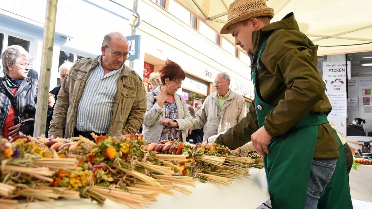 Coronabedingt fällt der Apoldaer Zwiebelmarkt 2020 nun endgültig flach. Das teilt die Stadtverwaltung mit.