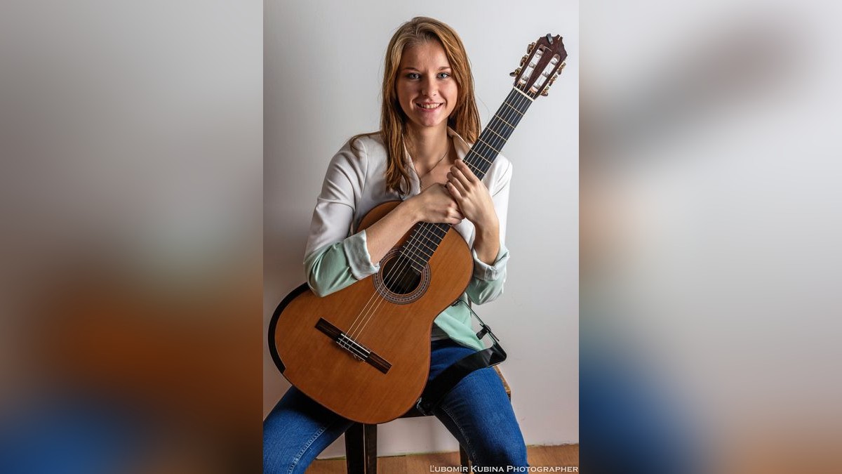 Silvia Kopacova studiert an der Musikhochschule Weimar Gitarrre.