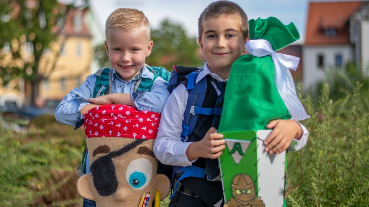 Schon im Kindergarten waren sie in der gleichen Gruppe und beste Freunde - Tom und Aaron. Jetzt werden sie auch gemeinsam in der Lindenschule Blankenhain die Herausforderungen der Grundschulalltags bestreiten. In der Stammgruppe der 