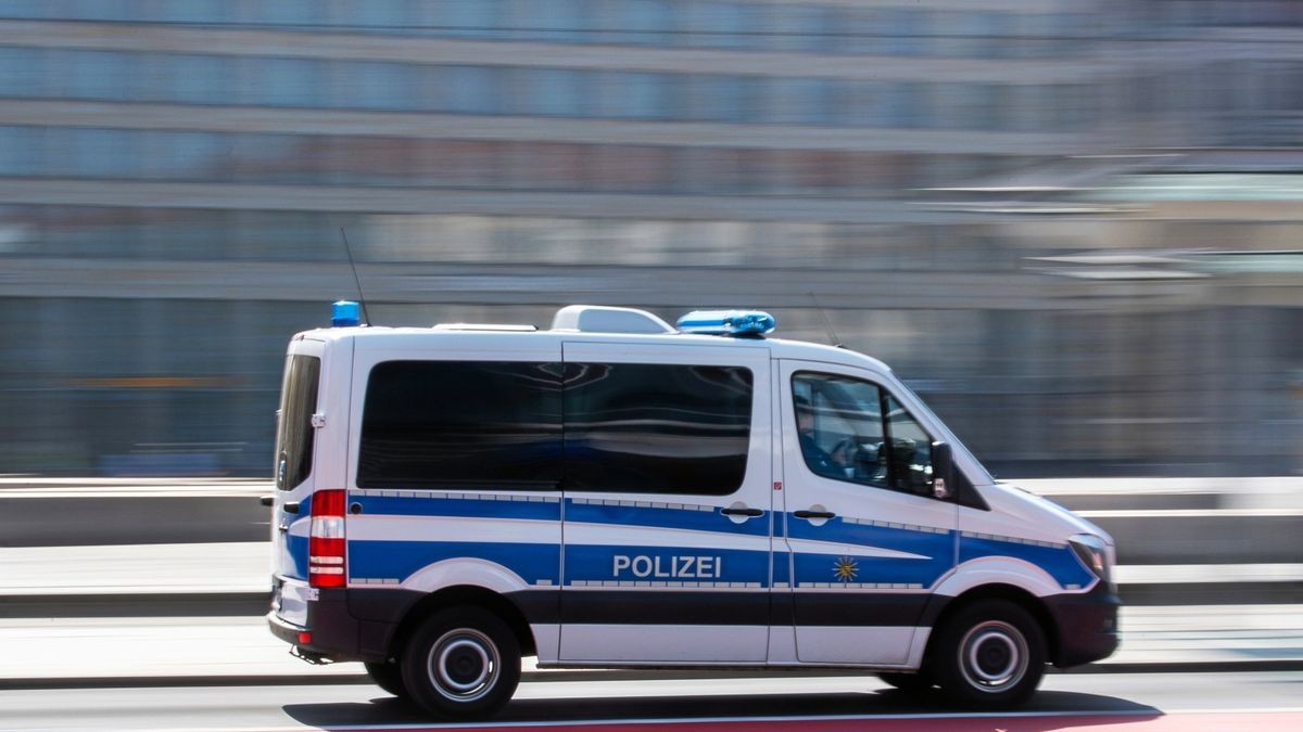 Die Polizei hat umfangreiche polizeiliche Maßnahmen eingeleitet (Symbolbild).