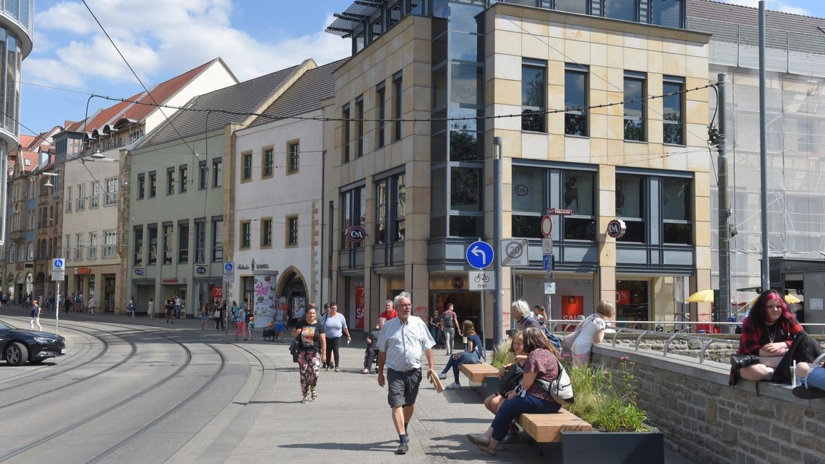 Genau, es handelt sich um eine Ansicht der Schlösserbrücke.