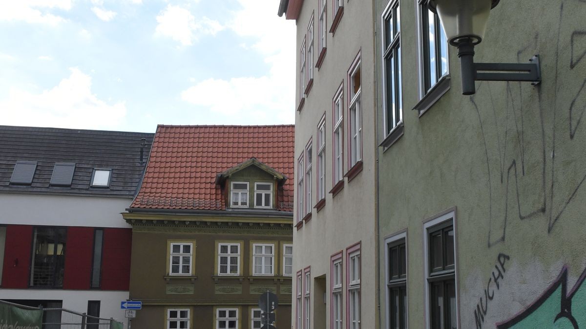 Auflösung: Die Georgsgasse in Richtung Weiße Gasse heute.