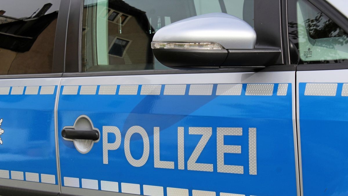 Die Polizei in Erfurt sucht seit Montag nach einem unbekannten Mann. (Symbolfoto)