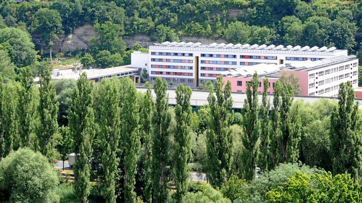 Blick auf das Sportgymnasium Jena und das Internat. 