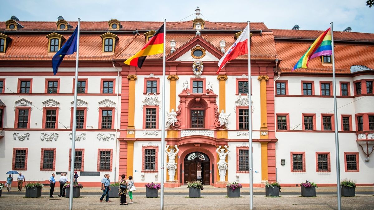 Im Bild zu sehen ist die Thüringer Staatskanzlei in Erfurt. (Archivfoto)