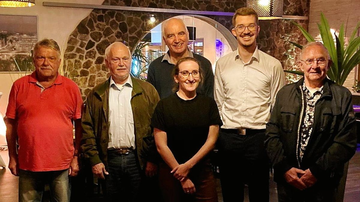 Von links: Ulrich Welker (Beiratsmitglied), Peter Masch (Vereinsvorsitzender), Deborah Dill (Schriftführerin), Elmar Nolte (Kassierer), Lucas Gürtler, Arnd Pfeifer (Beiratsmitglieder).