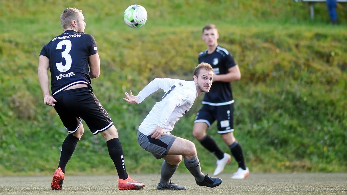 Nicht zu stellen: Benjamin Hertel (r.) gegen Philipp Knechtel