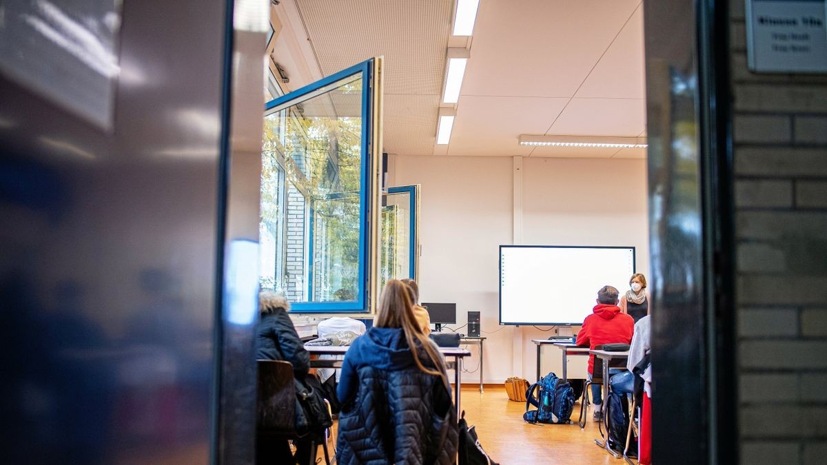 Gewerkschaften sind für einen landesweiten Übergang des Schulbetriebs in die Phase „Gelb“. (Archivbild)