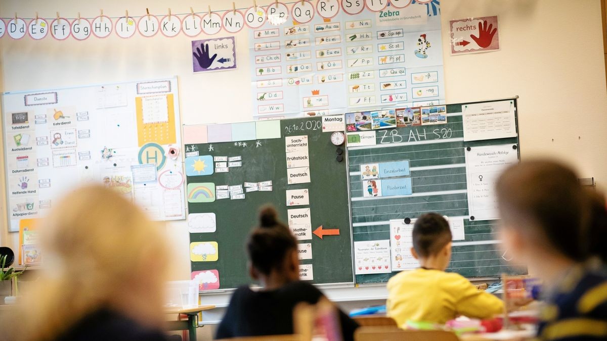 Anders aber als beim Lockdown im Frühjahr, sollen Schulen und Kitas geöffnet bleiben, sofern das lokale Infektionsgeschehen dies erlaubt (Symbolbild).