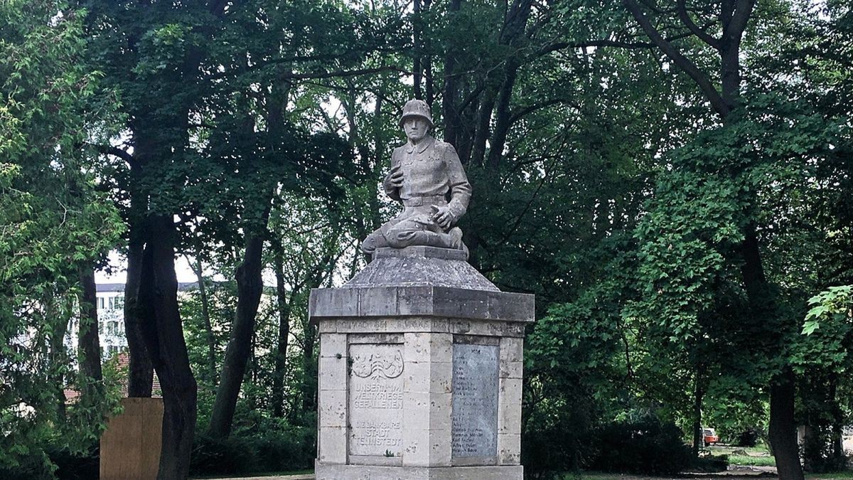 Das Denkmal für die Kriegsgefallenen im Kurpark in Bad Tennstedt sollte nach seiner Sanierung öffentlich eingeweiht werden. Wegen der Corona-Situation ist das nun nicht möglich.