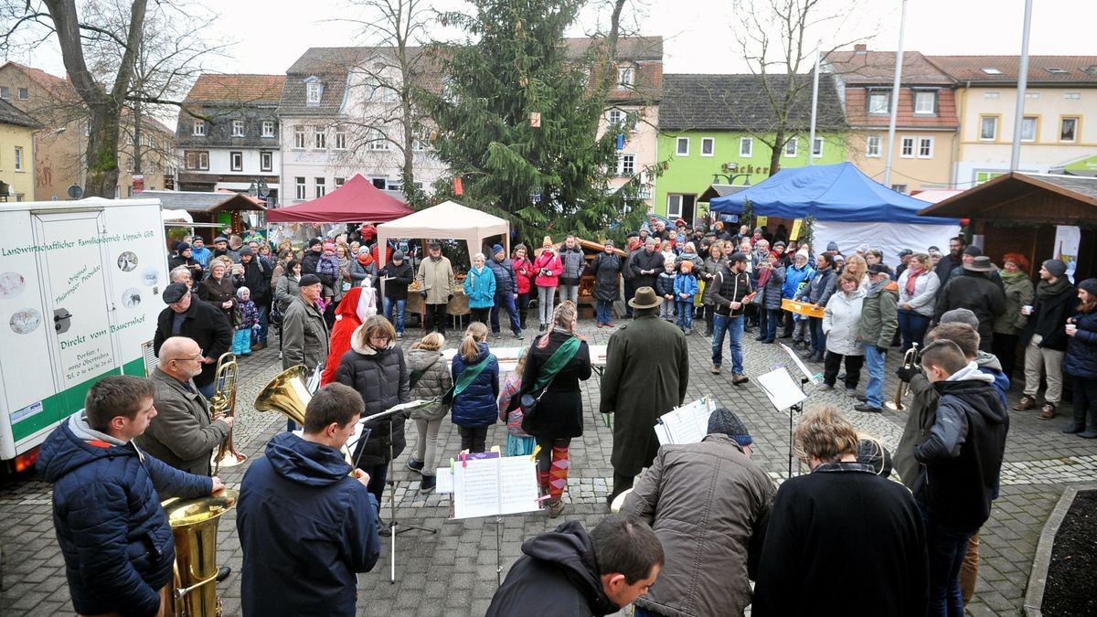 Archivaufnahme: Dieses Jahr gibt es keinen Weihnachtsmarkt vor dem Rathaus in Bad Sulza.