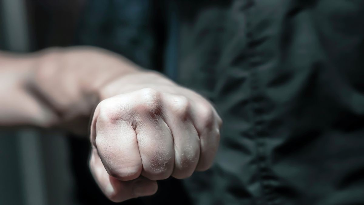 Ein Mann wollte einen anderen Mann in Jena schlagen (Symbolfoto).