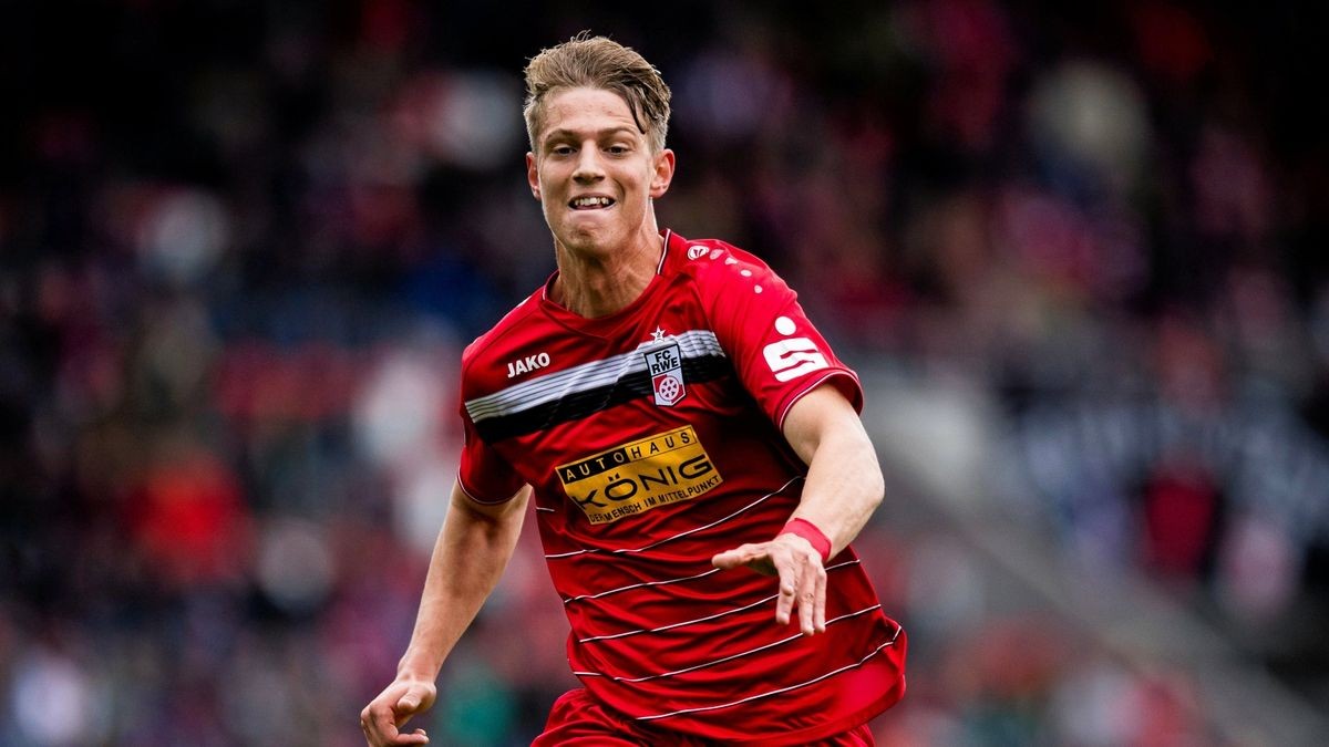 Lion Lauberbach, einst beim VfB Grün-Weiß Erfurt und dem FC Rot-Weiß Erfurt ausgebildet, spielt inzwischen beim Zweitligisten Holsten Kiel. 