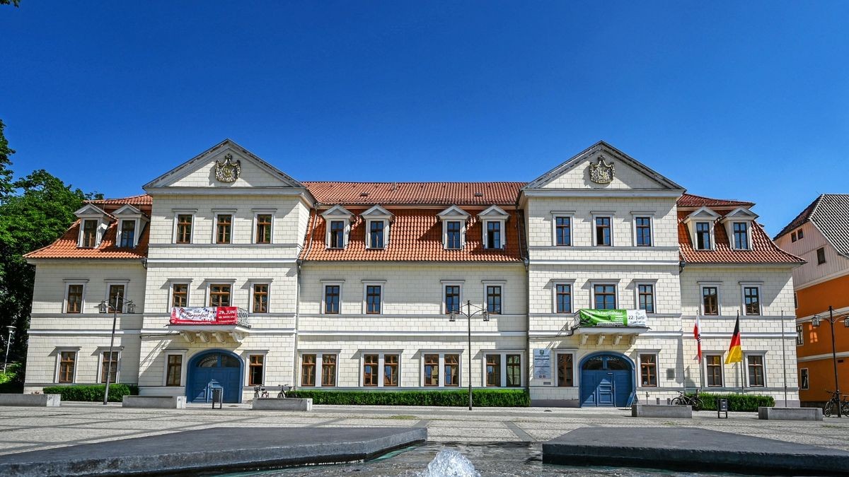 20190617 / Markt Sondershausen mit Landratsamt Alte Wache und Schloss 7 marktplatz / im Bild: Fotograf: Dirk Bernkopf Tel. +49 (0)174 31 65 853