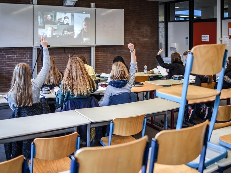 Schulausschuss In Nrw Debattiert Über Skandal Um Lange Krankschreibungen Von Lehrern - bgdet22