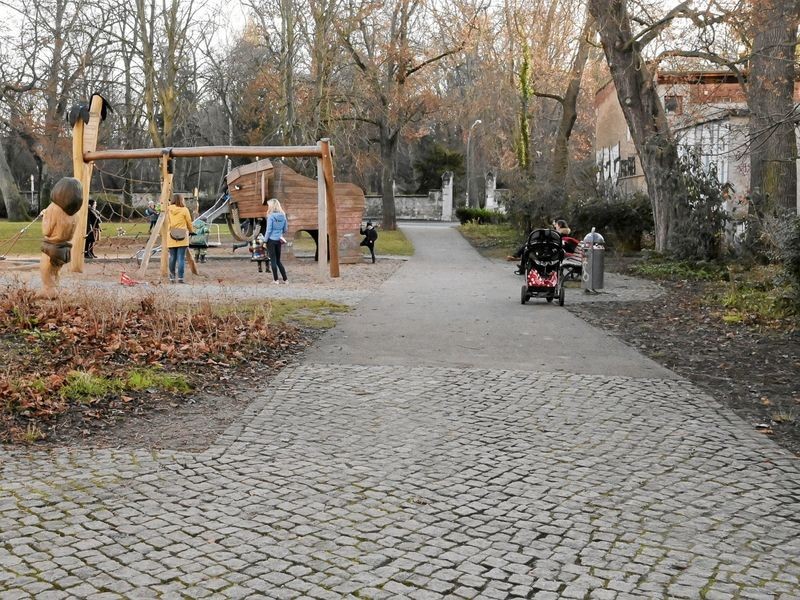 Lichtsmog oder Sicherheit am Poseckschen Garten