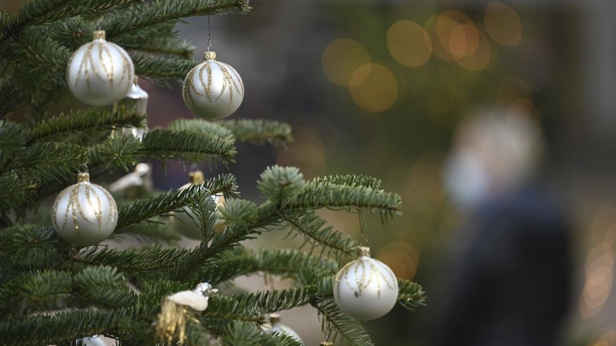 Das Land Thüringen rät von Weihnachtsbesuchen ab (Symbolbild).