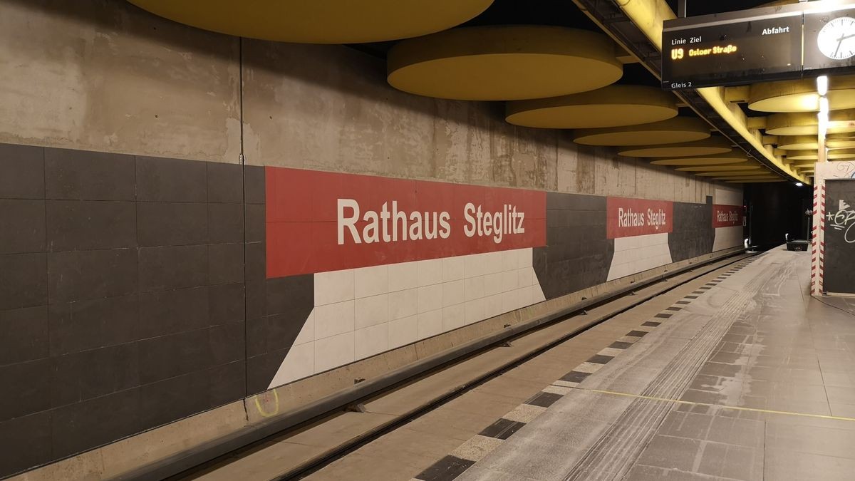UBahnhof Rathaus Steglitz wird vier Wochen früher fertig
