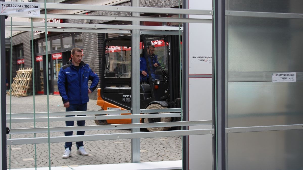 Gera: Lüftungsanlage auf der Otto-Dix-Passage montiert