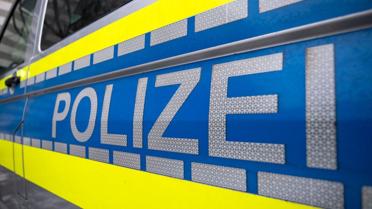 Die Polizei sucht nun Zeugen zum Vorfall. (Symbolfoto)