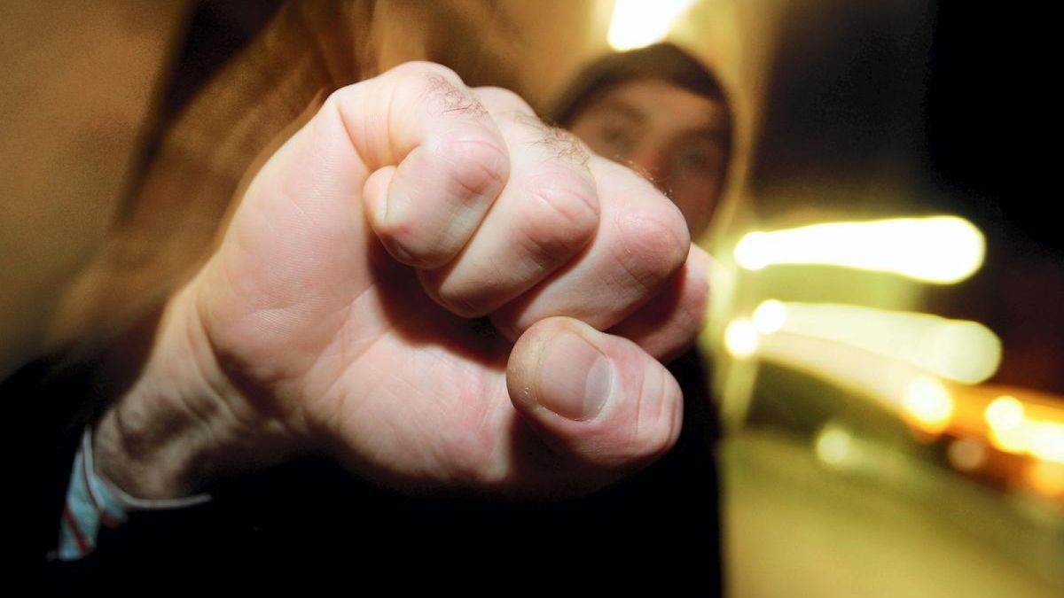 Zwei betrunkene Männer haben sich in Pößneck mit der Polizei angelegt. (Symbolbild)