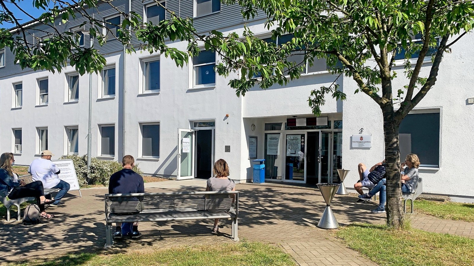 KfzZulassungsstelle in Lanken jetzt ohne Warteraum