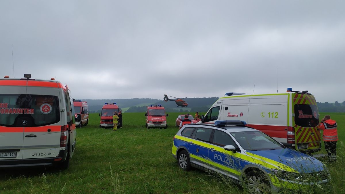  An der Einsatzstelle hängt tiefer Dunst – vom Boden aus sind die Rotoren der Windkraftanlagen nicht zu erkennen.