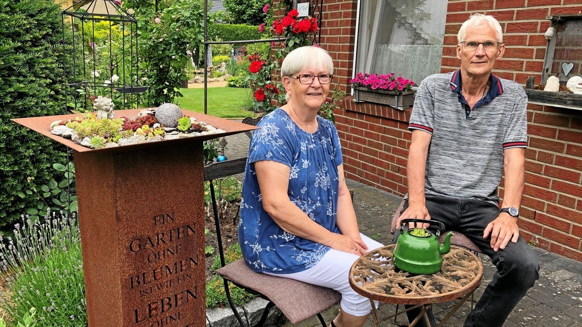 Gabi und Martin Böhm aus Wagenhoff im Kreis Gifhorn haben sich auf rund 1200 Quadratmetern eine Garten-Oase geschaffen. Am 11. Juli 2021 nehmen sie zum letzten Mal am Tag der offenen Gärten teil, an dem Besucher sich ihren Garten ansehen können.