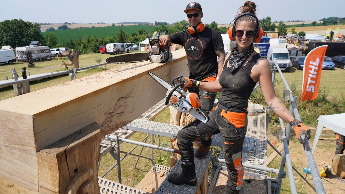 Kettensägenkunst beim Skulpturen-Rausch in Rauschwitz