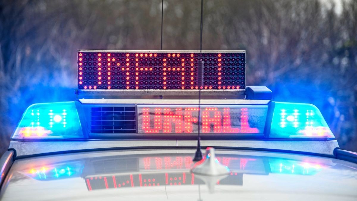 Der 23-jährige Fahrer wurde bei dem Unfall leicht verletzt. (Symbolfoto)