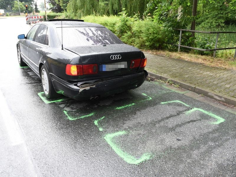 Unter Drogen und ohne Führerschein 35Jähriger montiert nach Unfall auf B62 Kennzeichen um